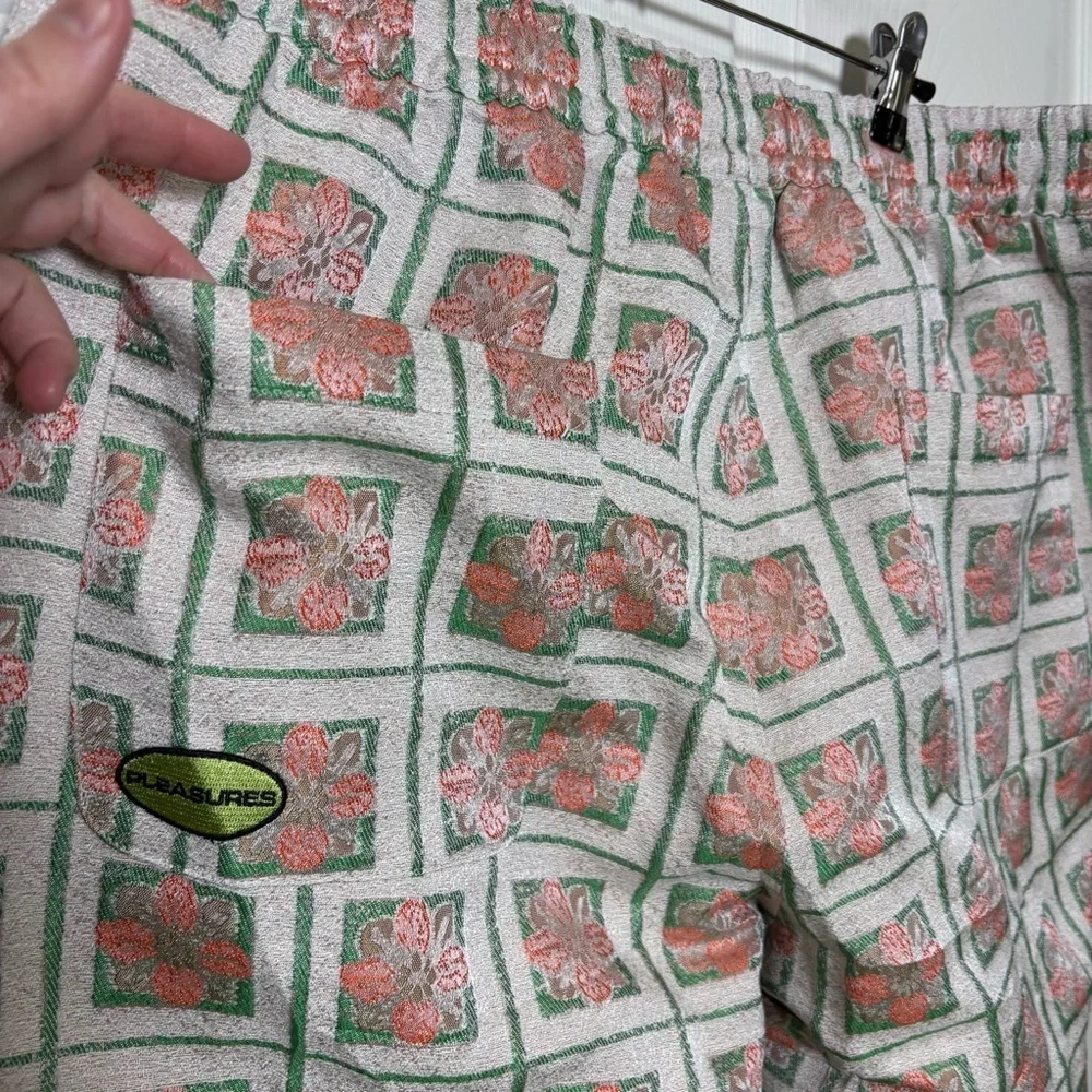 Pleasures Slippy Easy Pants Men XL Cream Floral Tapestry Pull On Hype Streetwear
